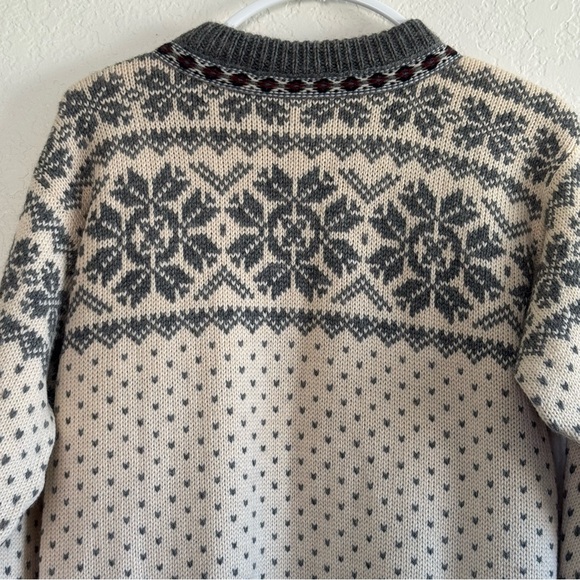 Vintage Dale of Norway Women's Gray and Cream Patterned Sweater size M - Picture 6 of 6